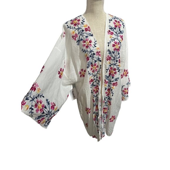 Kindred Tops - NWT Kindred Open Shirt Cardigan Womens 3X White Embroidered